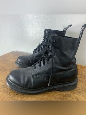 Dr Martens combat style lace up leather boots